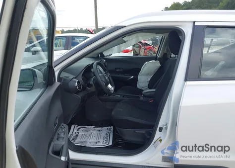 2023 Nissan Kicks Sv Xtronic Cvt z USA, uszkodzony, nr VIN 3N1CP5CV5PL483949